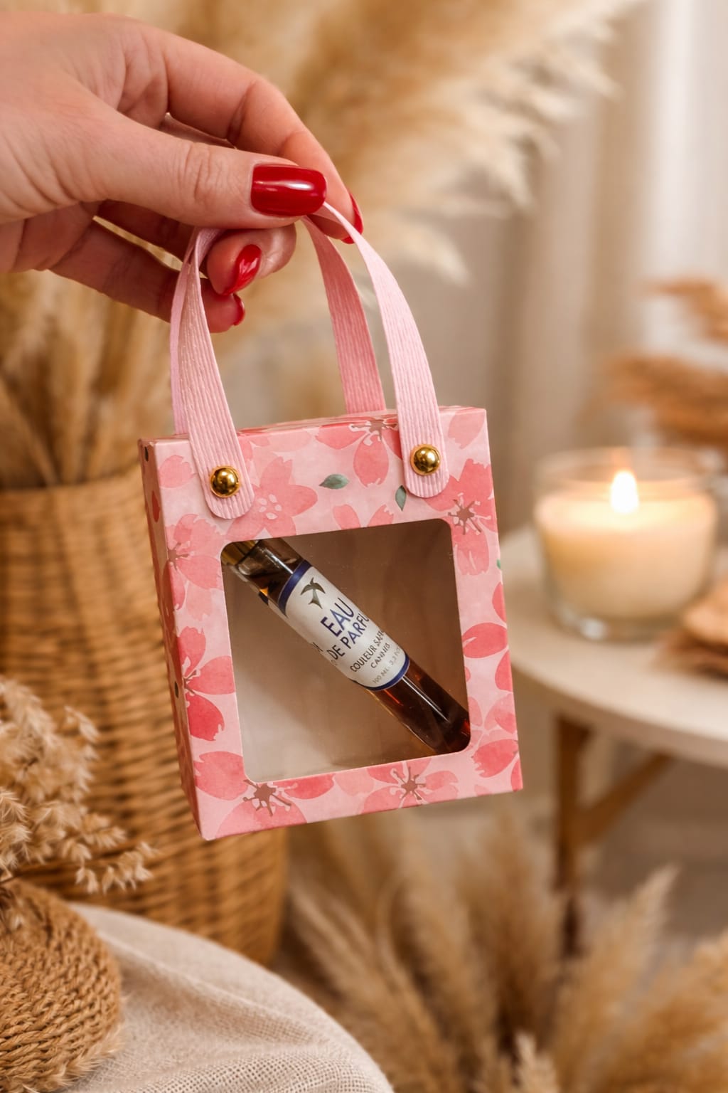 saccadeaufleurileslionnesshop Petit Sac Cadeau Fleuri à Fenêtre – Petit Format 10 cm – Image 2